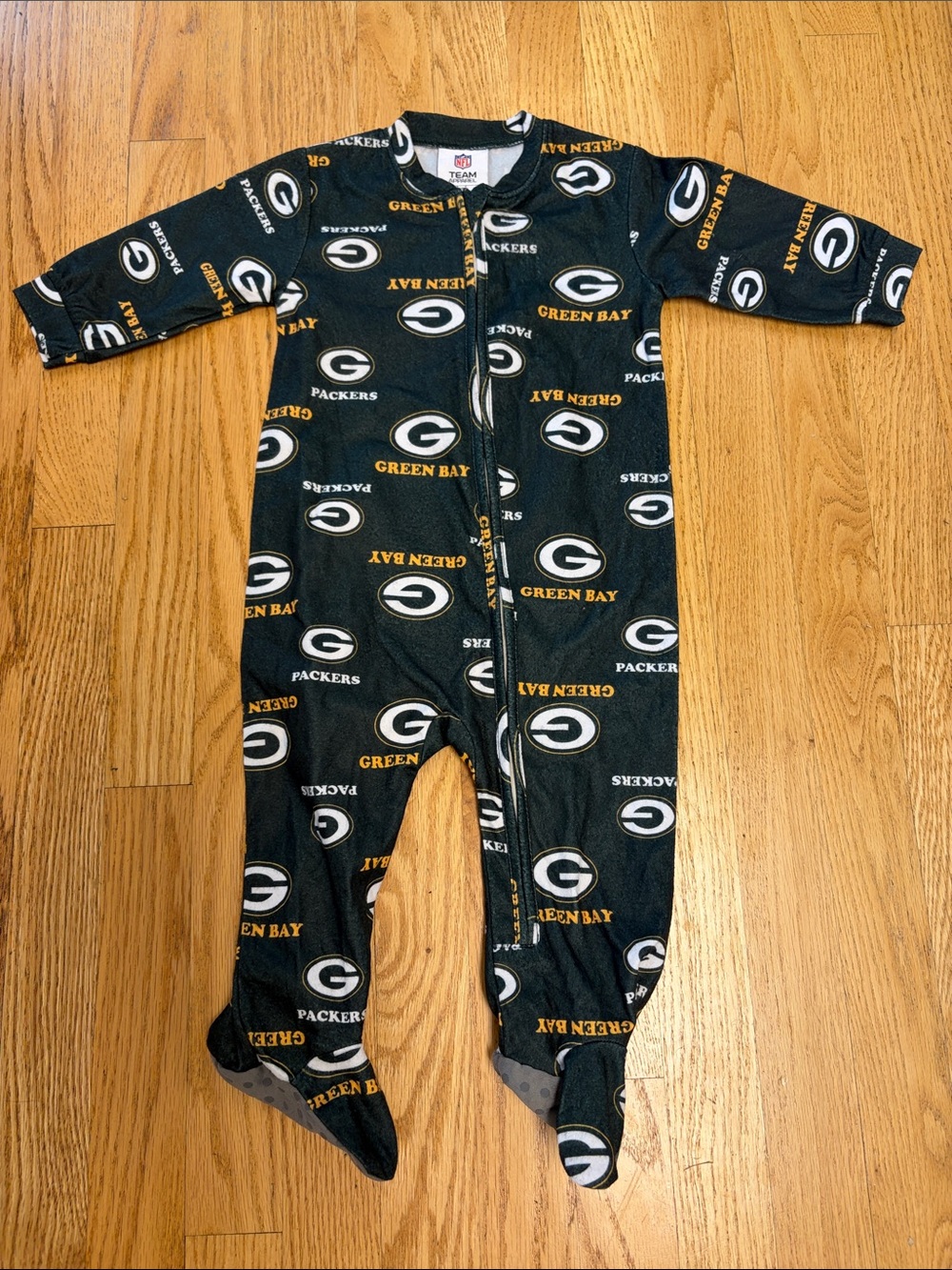 NFL Black Green Bay Packers Infant Footed One-Piece Sleeper